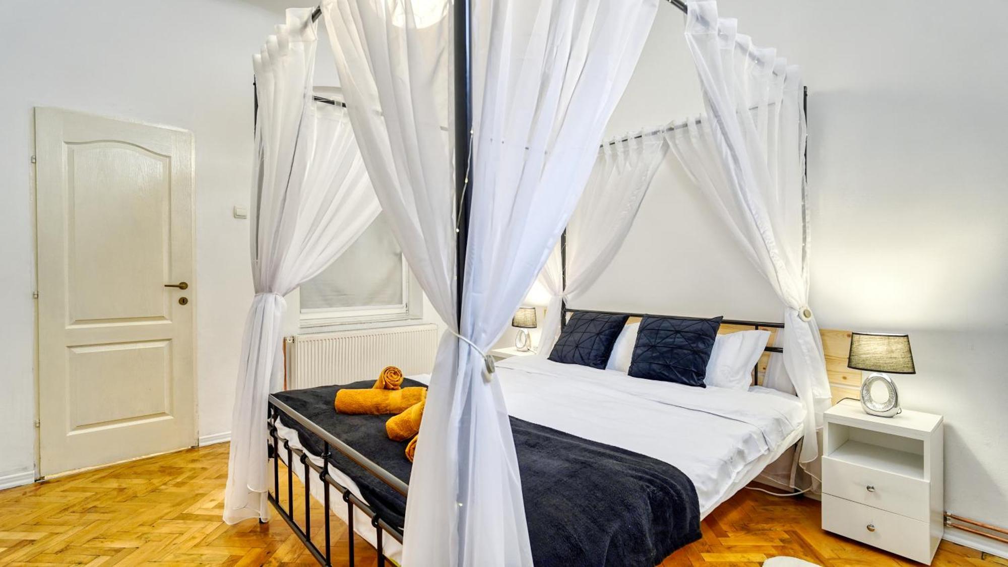 Intimo Oldtown Romantic Apartment Брашов Экстерьер фото