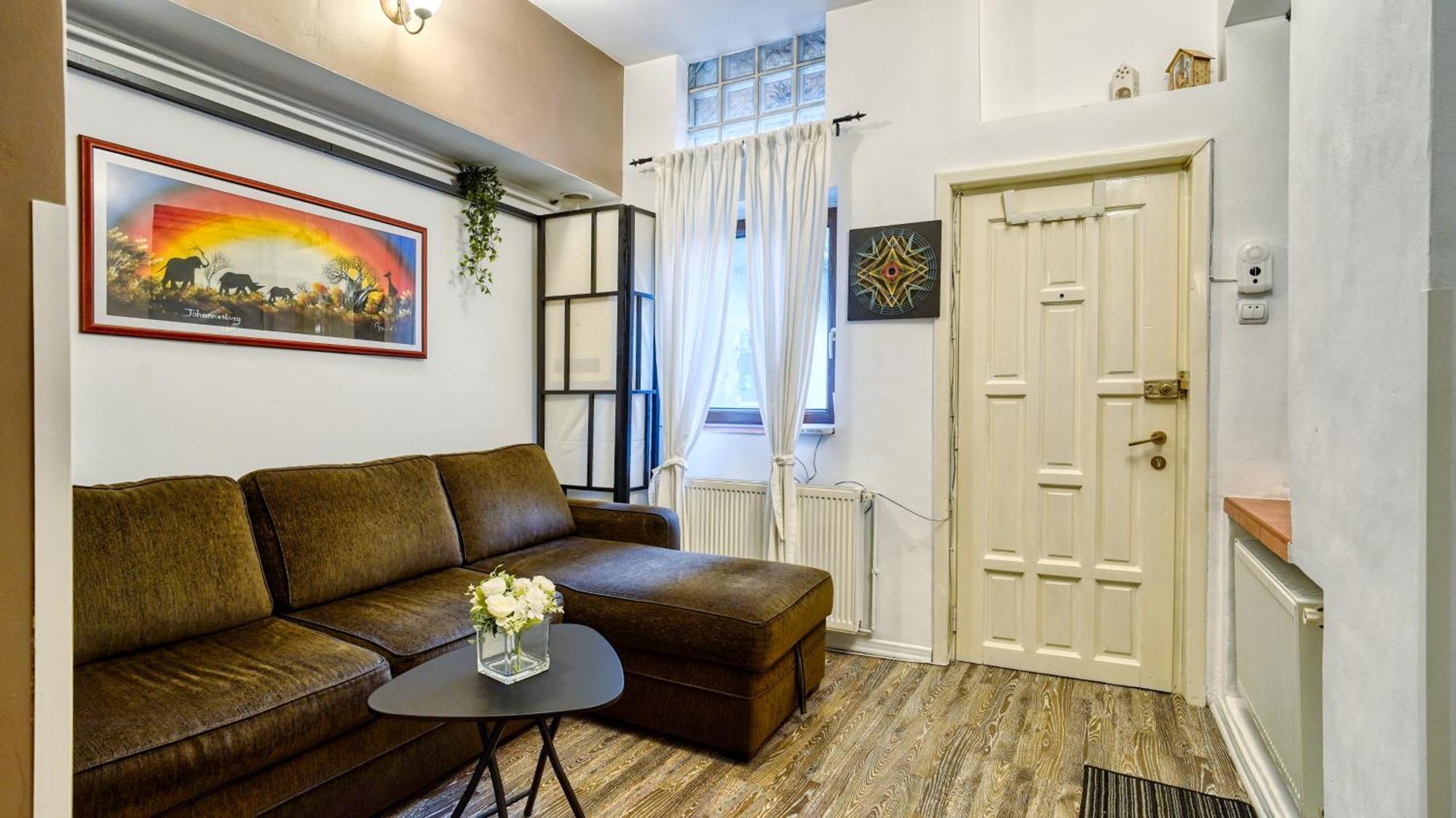 Intimo Oldtown Romantic Apartment Брашов Экстерьер фото