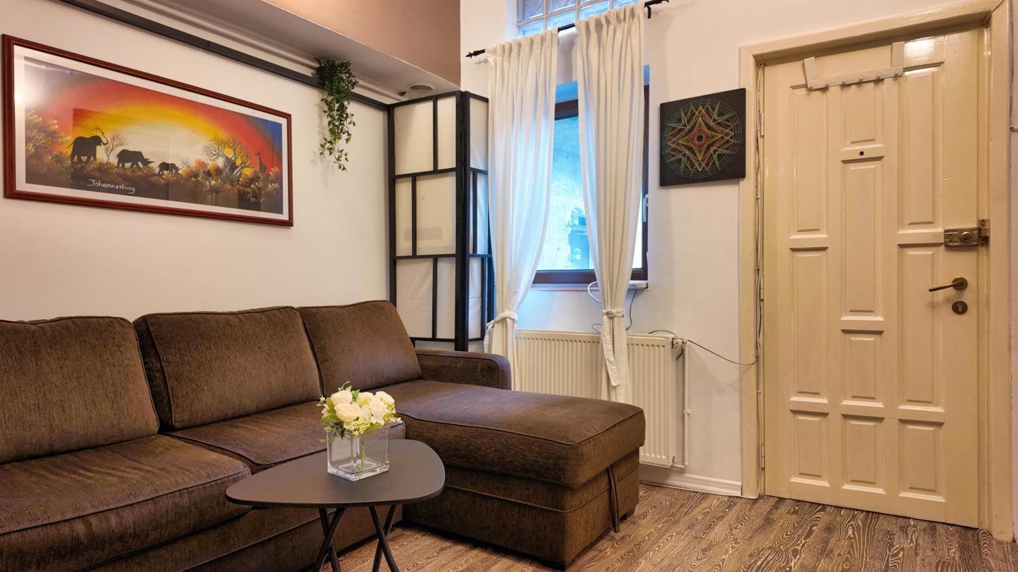 Intimo Oldtown Romantic Apartment Брашов Экстерьер фото