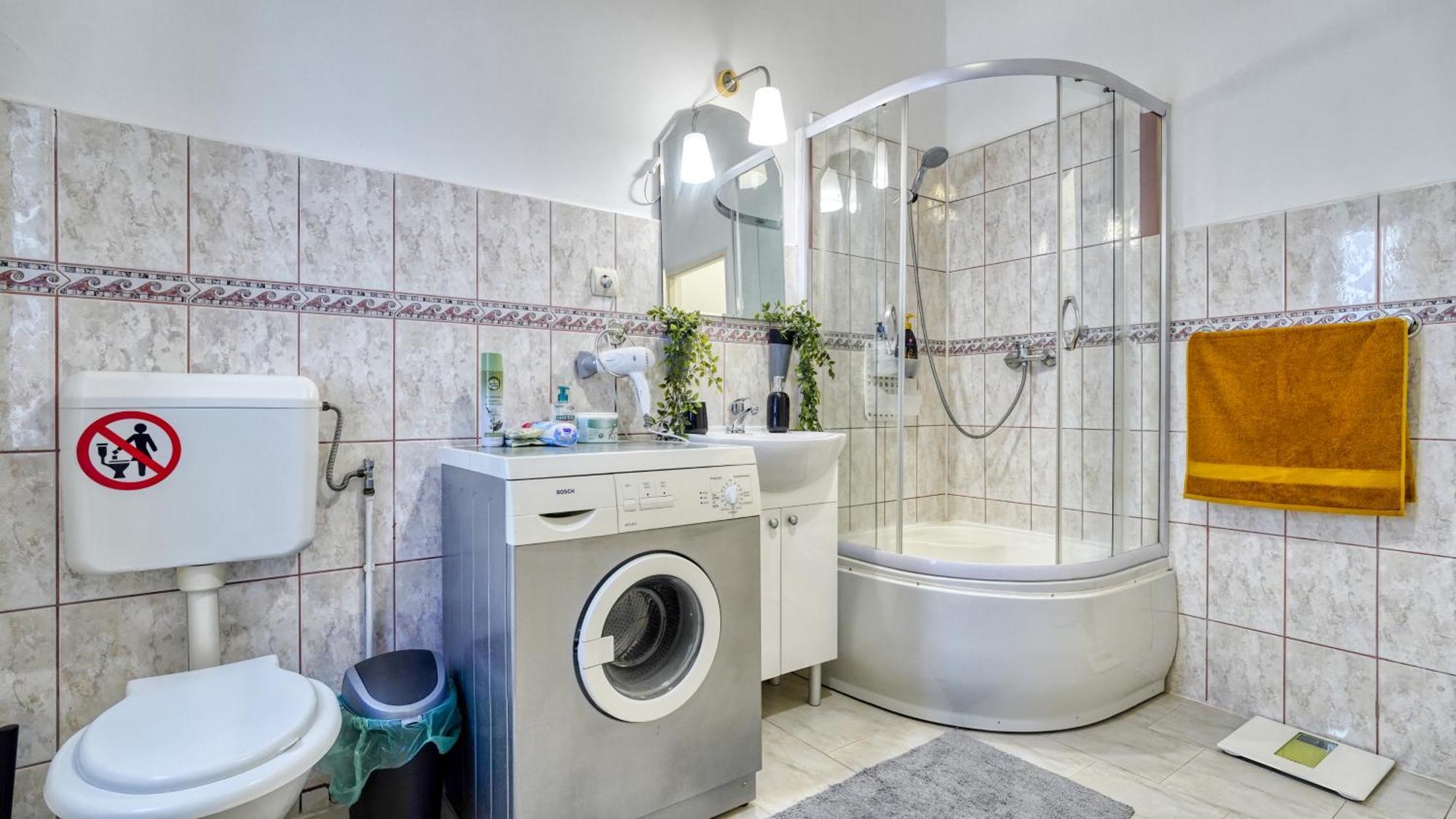 Intimo Oldtown Romantic Apartment Брашов Экстерьер фото