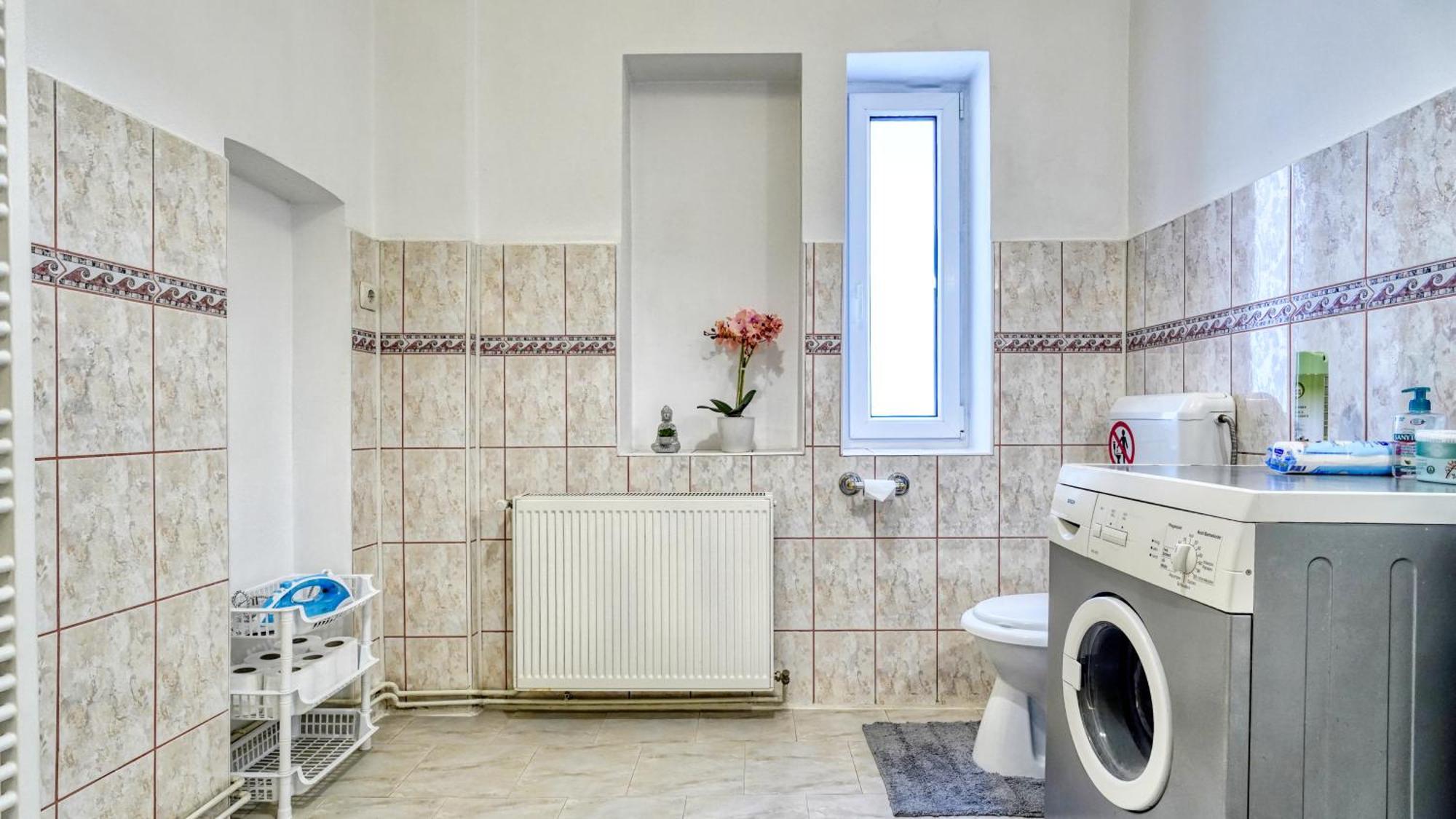 Intimo Oldtown Romantic Apartment Брашов Экстерьер фото