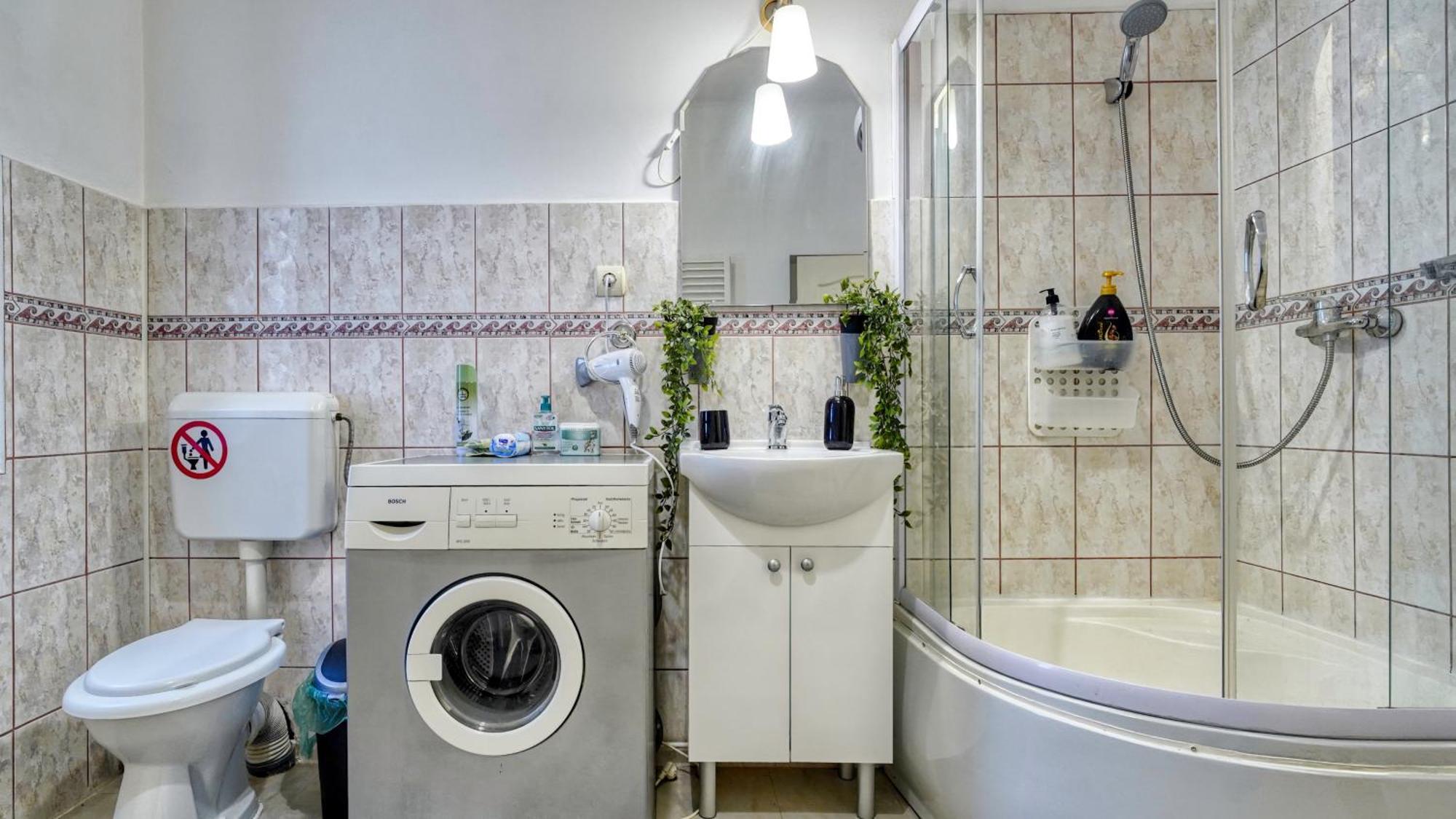 Intimo Oldtown Romantic Apartment Брашов Экстерьер фото