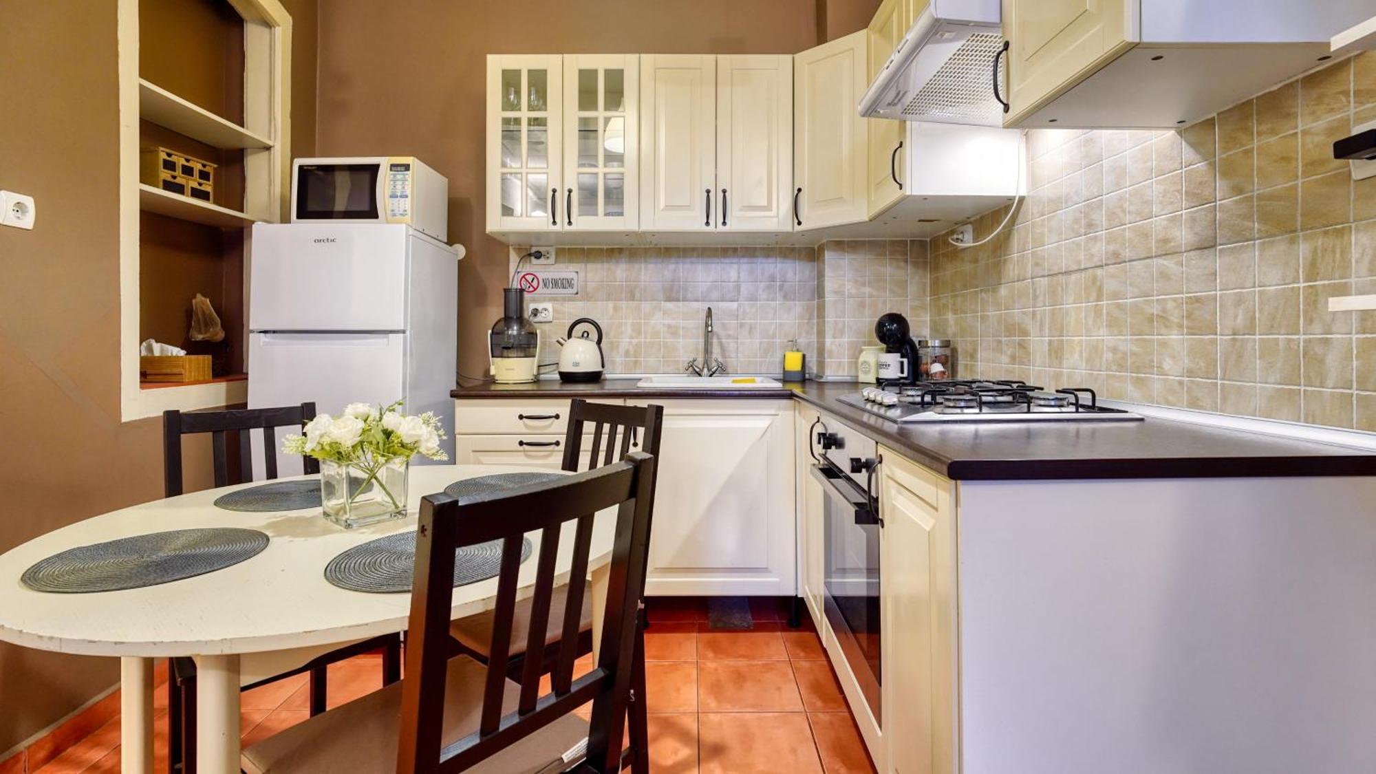 Intimo Oldtown Romantic Apartment Брашов Экстерьер фото